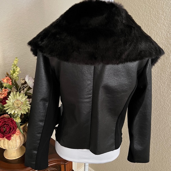 Vera Wang Fur Collar Mixed Media Coat - Picture 2 of 15